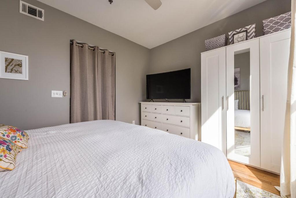 Trendy Castleberry Hill Condo- Walk To Mercedes Benz/ All Downtown Attractions アトランタ エクステリア 写真